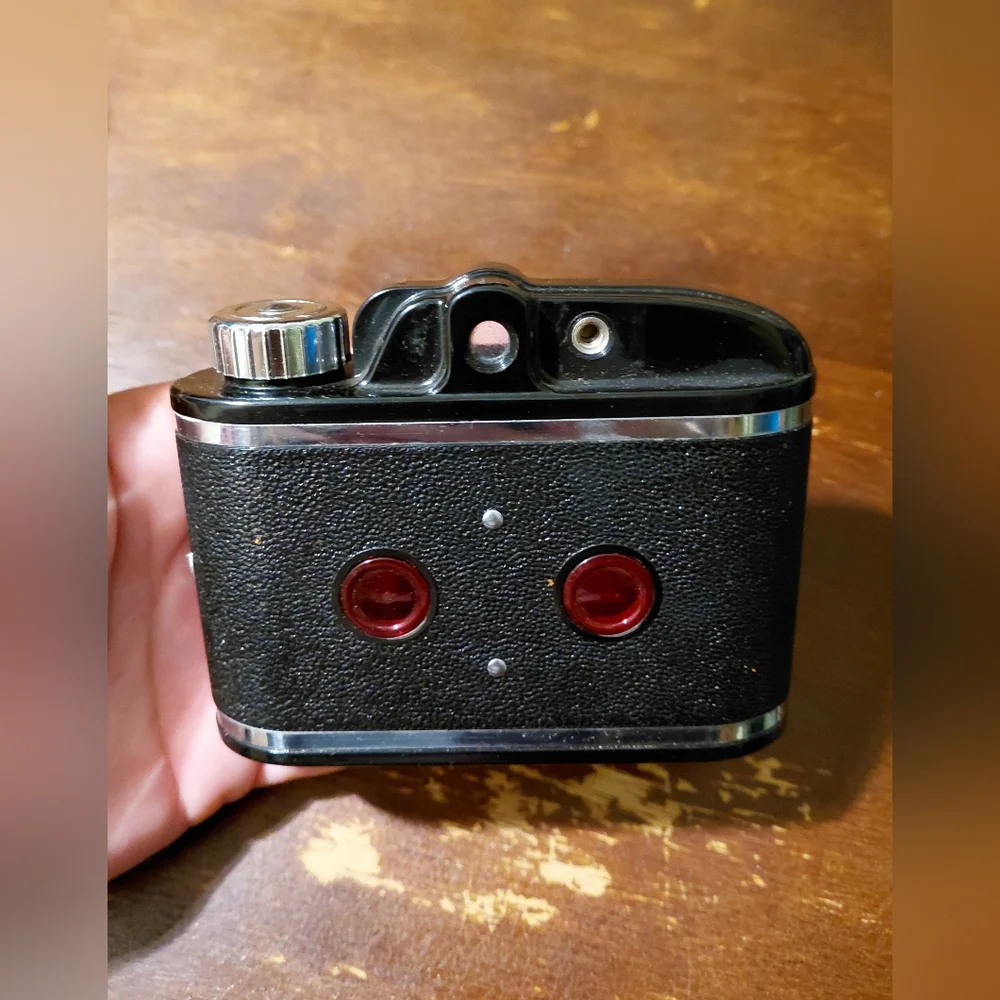 Vintage 1940’s Beacon Camera With Original Leather Case